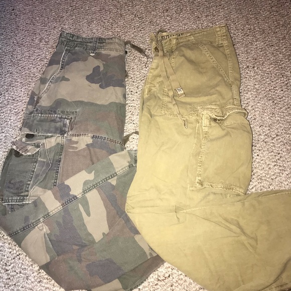 2/$30 Men’s Abercrombie cargo camo pants